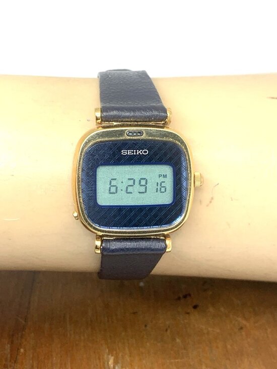 Seiko Women\'s Watch LRE811 Vintage Quartz Digital Gold Blue Leather Band 26mm main image 13
